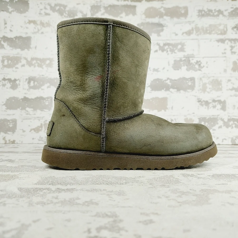 UGG Classic Short Weather Gray Suede Leather Ankle Winter Boots A790